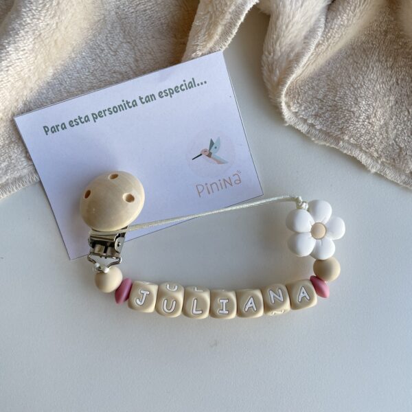 PORTACHUPETE PERSONALIZADO
Letras de silicona de color beige