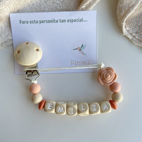 PORTACHUPETE PERSONALIZADO
Letras de silicona de color beige