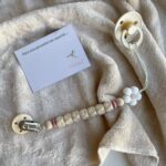 PORTACHUPETE PERSONALIZADO
Letras de silicona de color beige