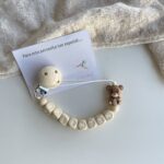 PORTACHUPETE PERSONALIZADO
Letras de silicona de color beige