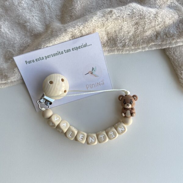 PORTACHUPETE PERSONALIZADO
Letras de silicona de color beige