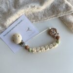PORTACHUPETE PERSONALIZADO
Letras de silicona de color beige