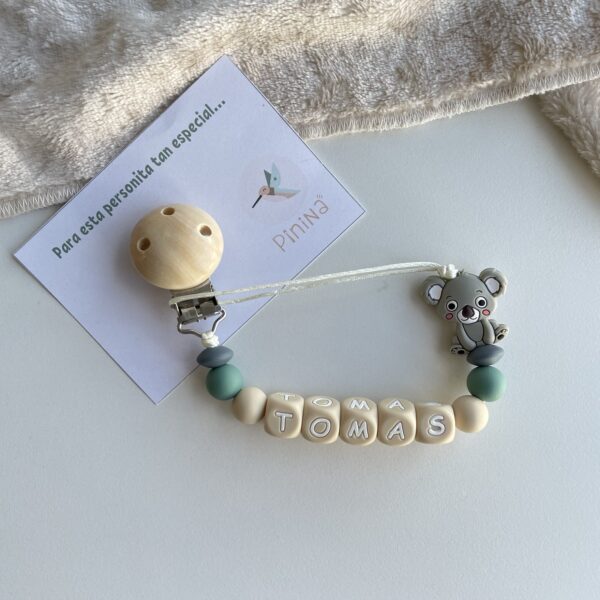 PORTACHUPETE PERSONALIZADO
Letras de silicona de color beige