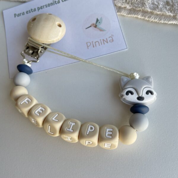 PORTACHUPETE PERSONALIZADO
Letras de silicona de color beige