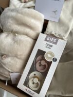 BOX DE NACIMIENTO “JULIANA” 
CON PUNTILLA