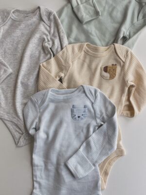 PACK X 4 BODYS CARTER’S / TALLE NB