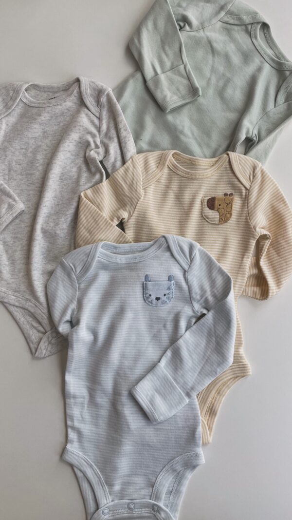PACK X 4 BODYS CARTER’S / TALLE NB