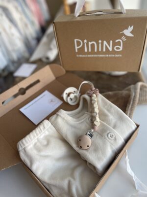 CONJUNTO DE PLUSH PEINADO CON PORTACHUPETE PERSONALIZADO - RN