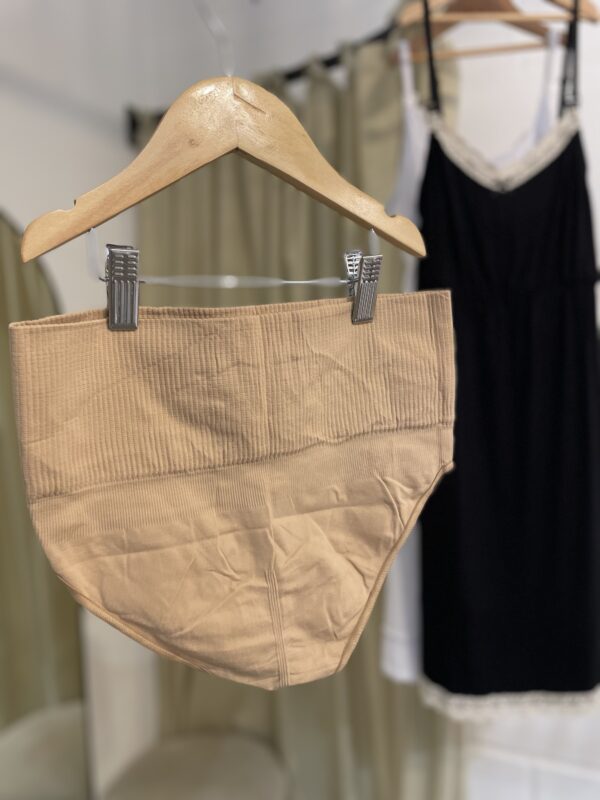 TRUSA AMANDA (VEDETINA)