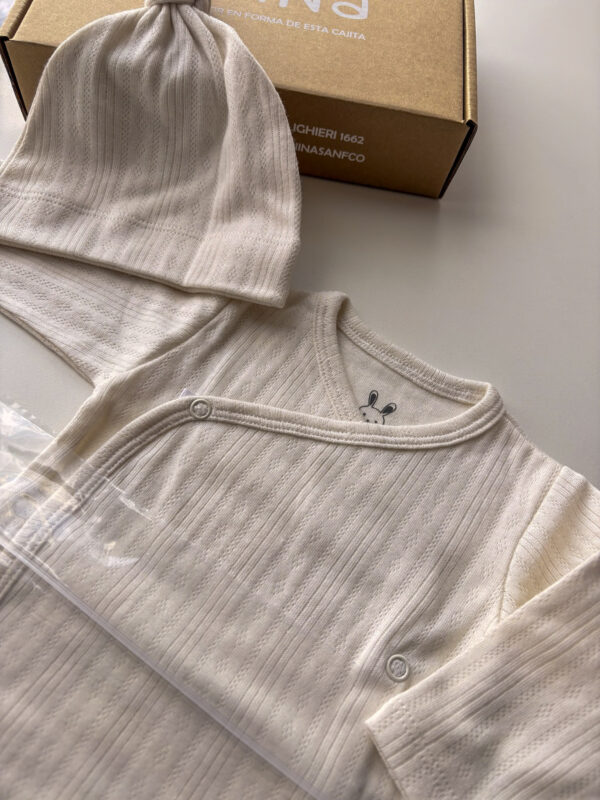 Ajuar tramado UNISEX - Manteca