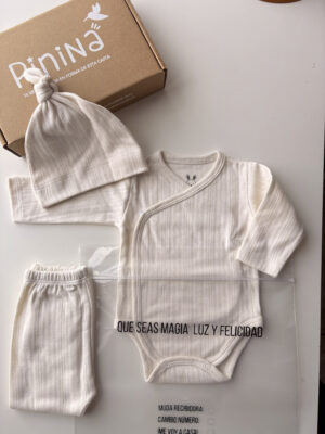 Ajuar tramado UNISEX - Manteca